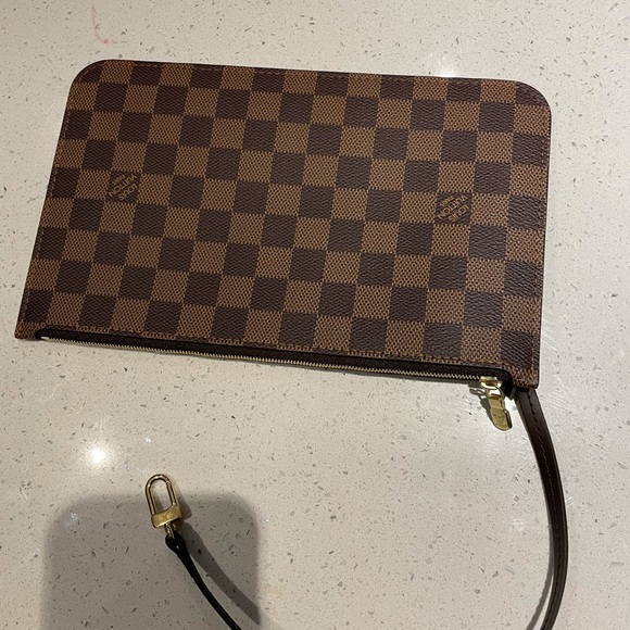 Louis Vuitton Neverfull MM in Damier Ebene - Picture 12 of 13